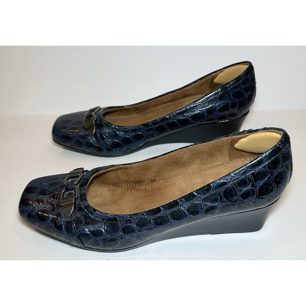 Naturalizer Blue Croc Embossed Wedge Pumps Metal Bit Comfort Career Shoes 8.5 N